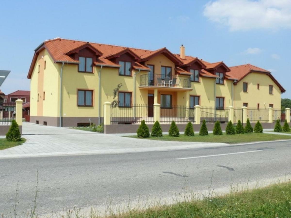 Hotel Aquasleep II Veľký Meder Exterior foto